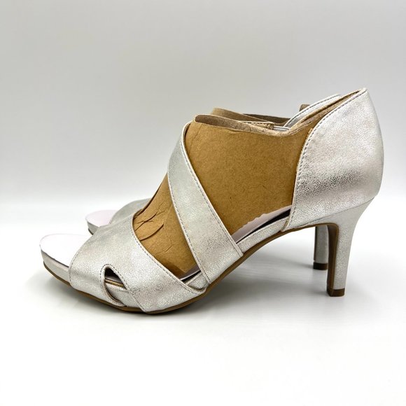 9W 9 WIDE Lifestride Mega Silver Metallic Faux Vegan Leather Dress Sandals Heels - Picture 6 of 14